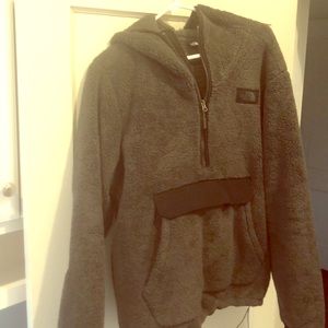Men’s North Face Fleece Pull-over